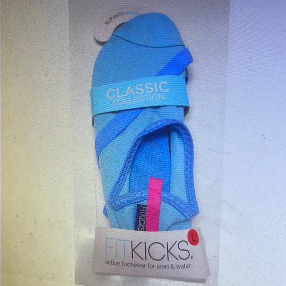 Blue Athletic Shoes with Sporty Design